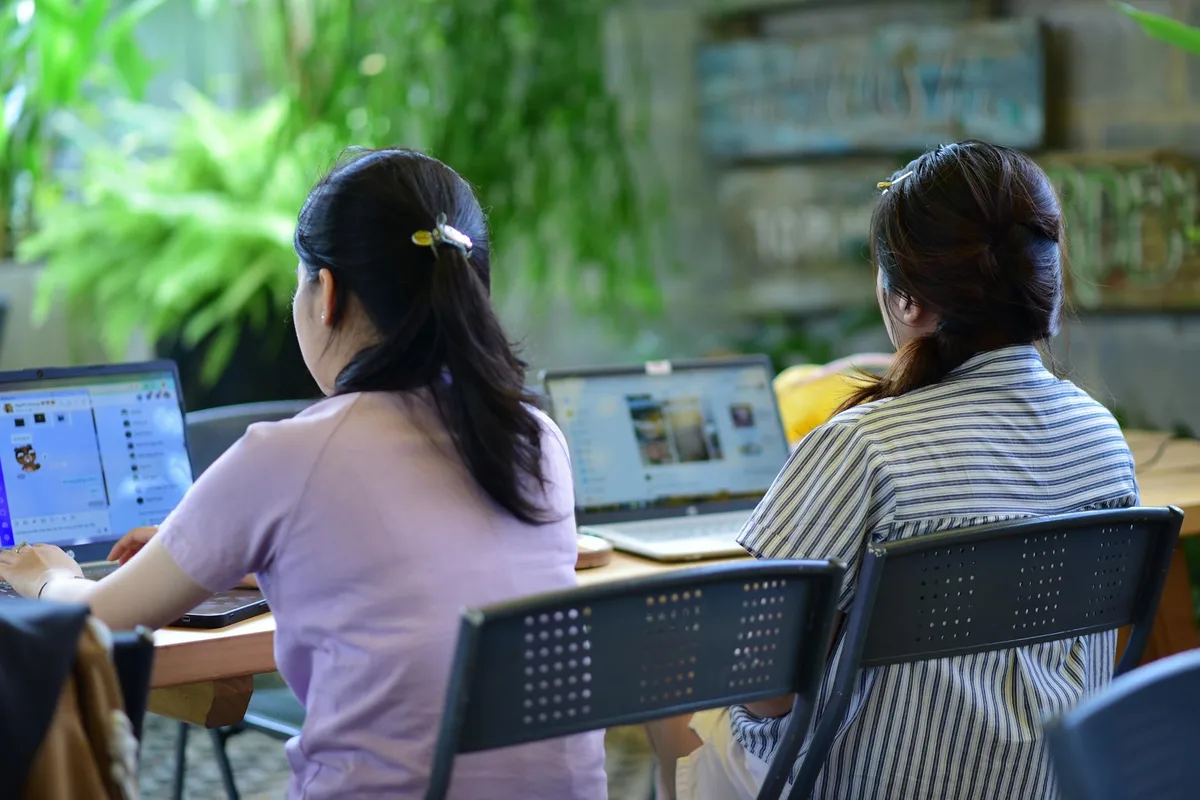 Comparison of virtual assistant companies showing different models and requirements